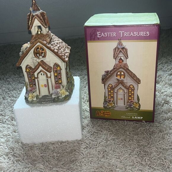 Cracker Barrel Easter Traditions Light Up Church Doves Flower Accents In Box - Picture 1 of 16